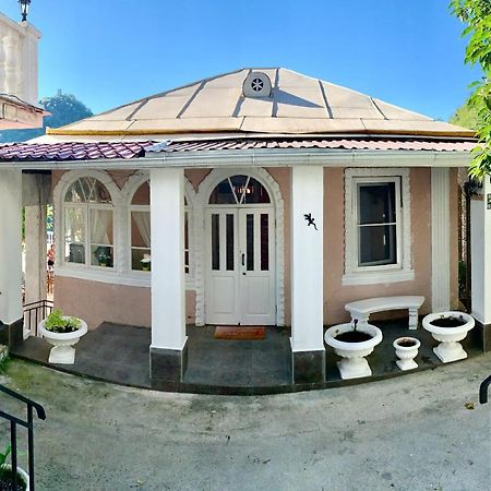 Замок Орлиное Гнездо New Athos Extérieur photo