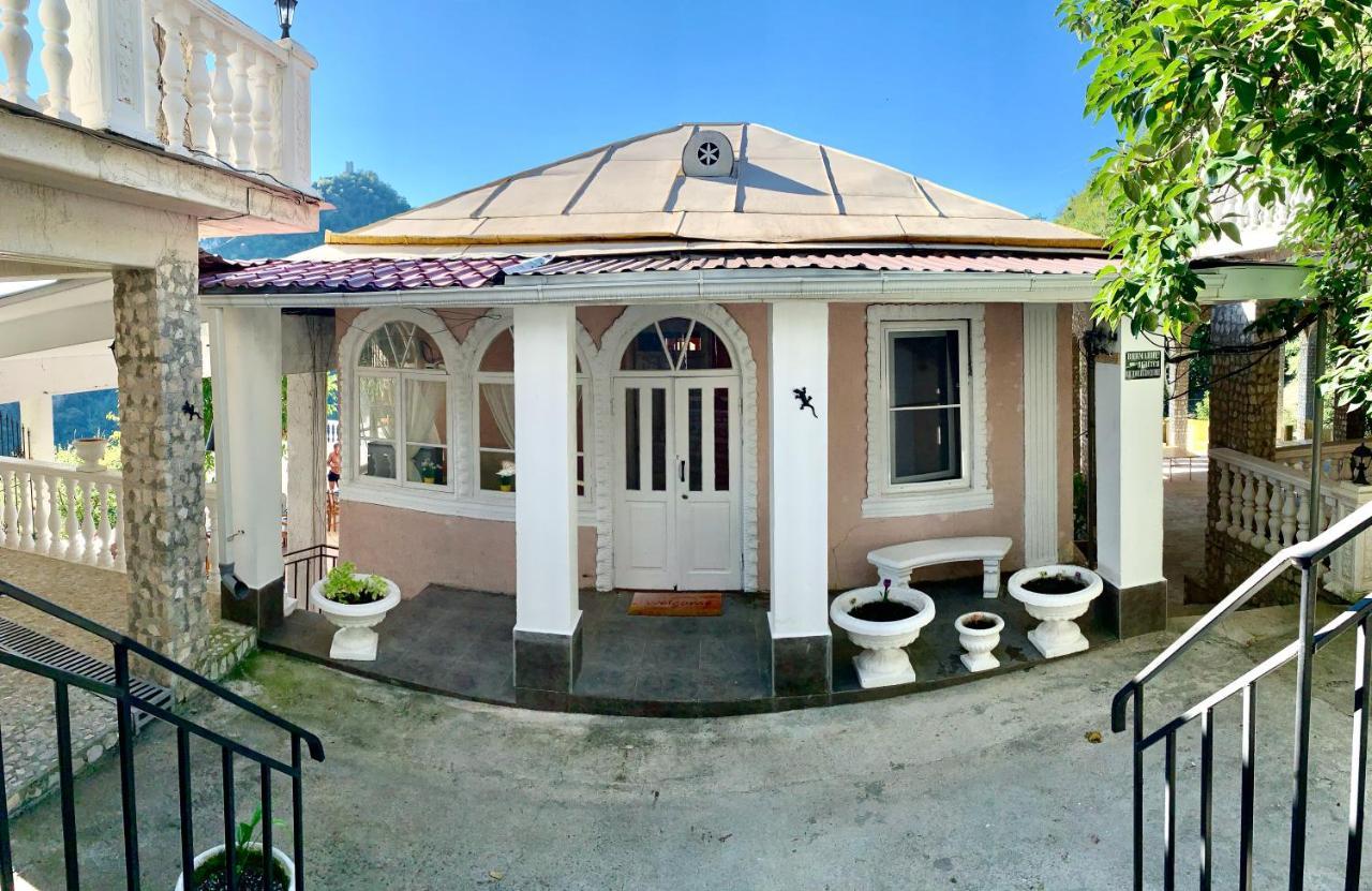 Замок Орлиное Гнездо New Athos Extérieur photo