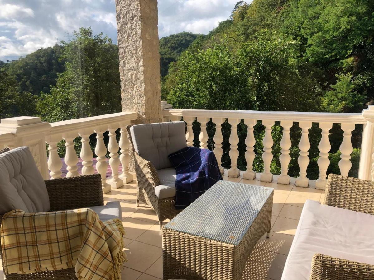 Замок Орлиное Гнездо New Athos Extérieur photo