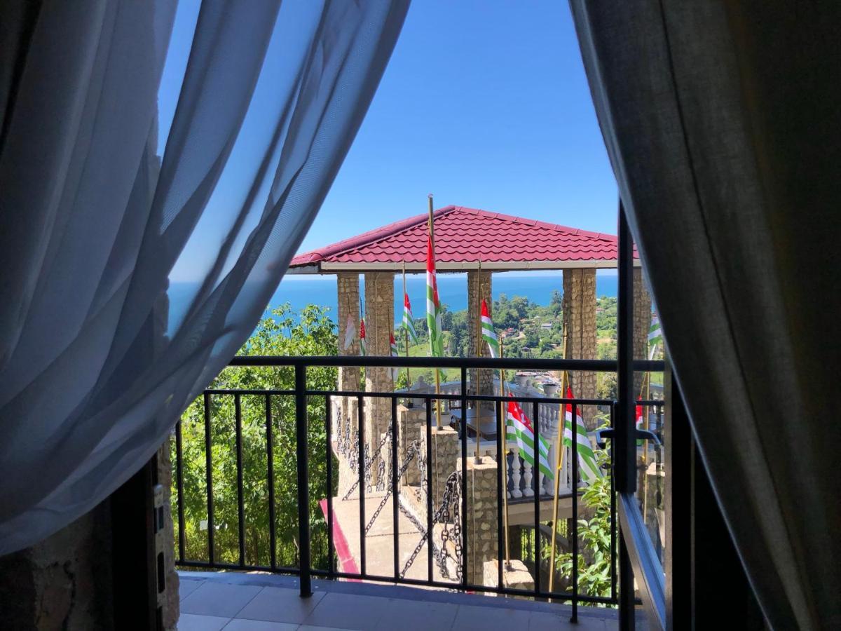 Замок Орлиное Гнездо New Athos Extérieur photo